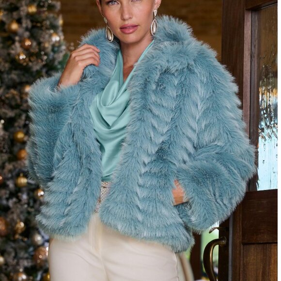 NVLT Women's Textured Teddy Jacket in Light Blue Size Medium - Picture 1 of 3